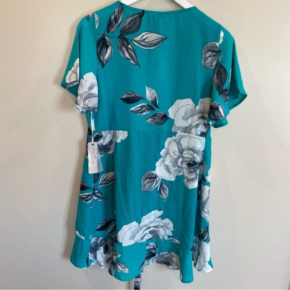 Iris Staycation Mini Wrap Dress Sea Foam Green Floral NWT Small - Picture 5 of 7